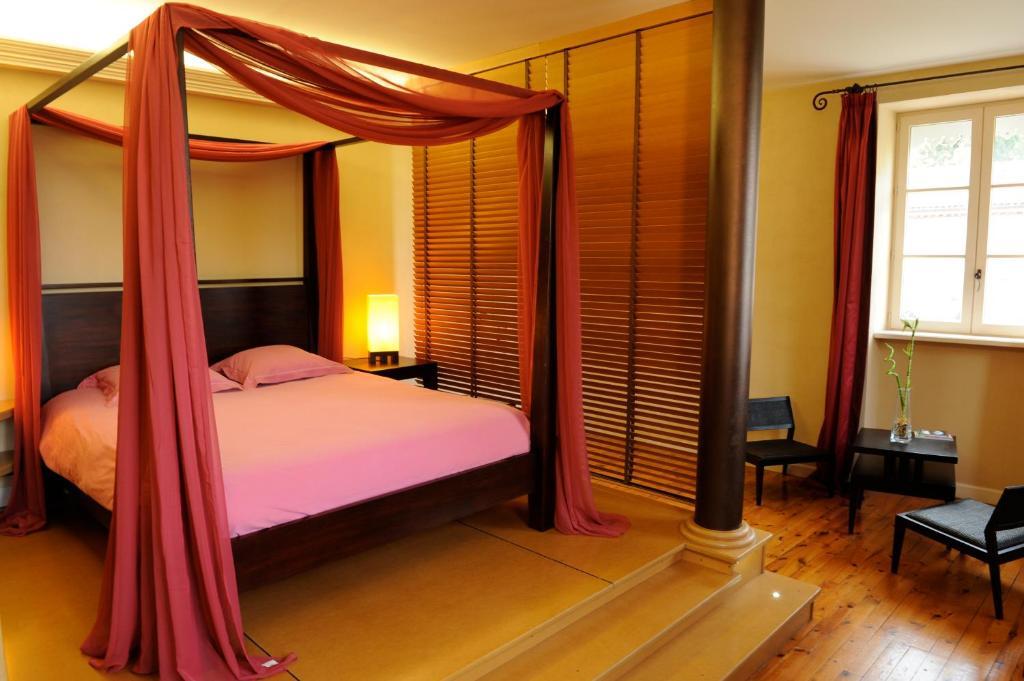 Logis De Nantas Bed and Breakfast Saint-Jean-Bonnefonds Kamer foto